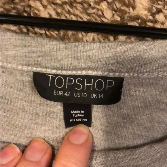 🔵Cold Shoulder Tee🔵 - Picture 3 of 3